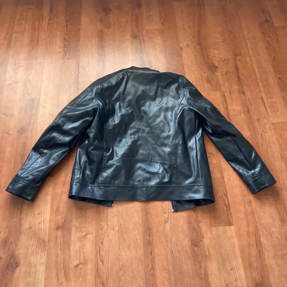 Guess leather jacket - Picture 2 of 2